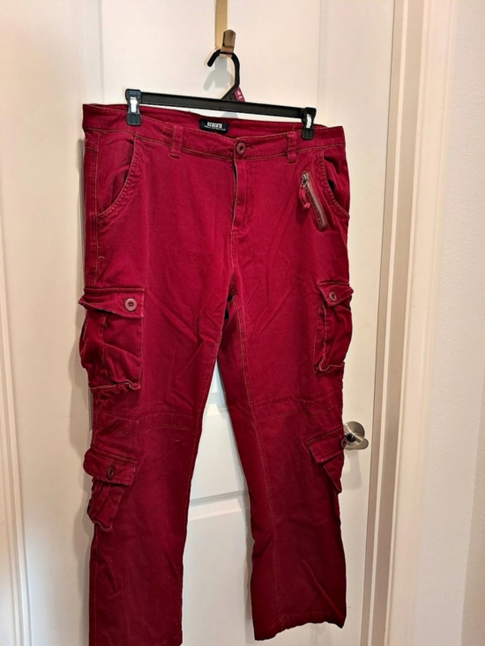 Ochenta Cargo Pants in Red Size 18